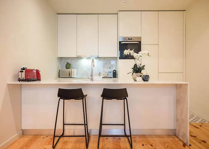 Luxury Style 10 With Ac Downtown Near Metro *