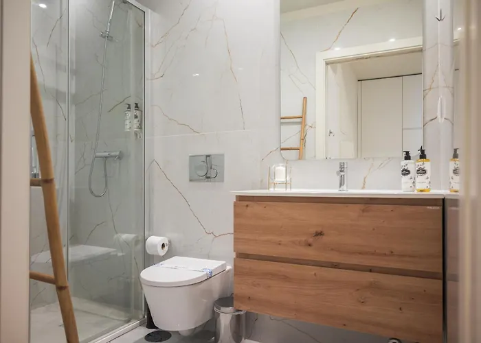 Luxury Style 10 With Ac Downtown Near Metro