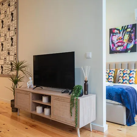 Luxury Style 10 With Ac Downtown Near Metro 아파트 포르투