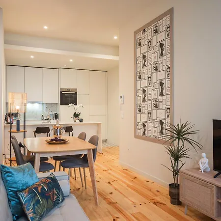 Luxury Style 10 With Ac Downtown Near Metro 아파트 포르투